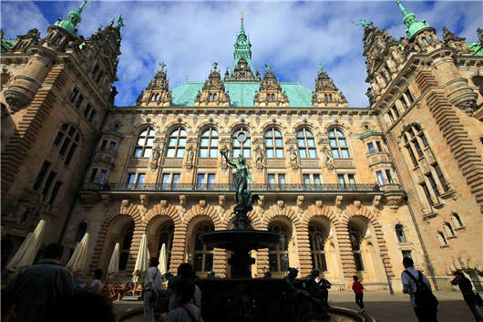 德國漢堡內你想象不到的全民狗狗搜救犬！