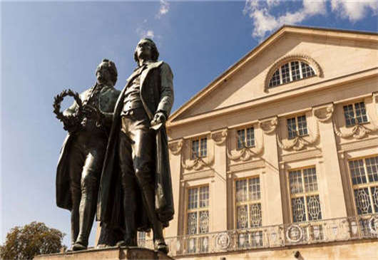 移民政策危機重重轉變為熱烈歡迎 移民政策危機重重轉變為熱烈歡迎