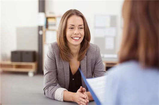 選擇歐盟藍(lán)卡簽證，這八個(gè)問題一定要明白！