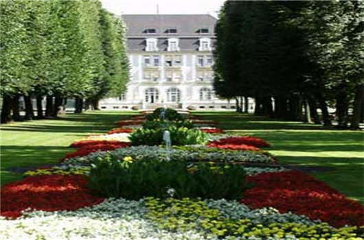 想去德國(guó)留學(xué)的話，先來(lái)了解一下德國(guó)教育的體制吧！