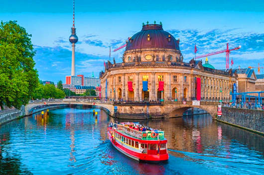1683704325243129.jpg berlin-boat.jpg